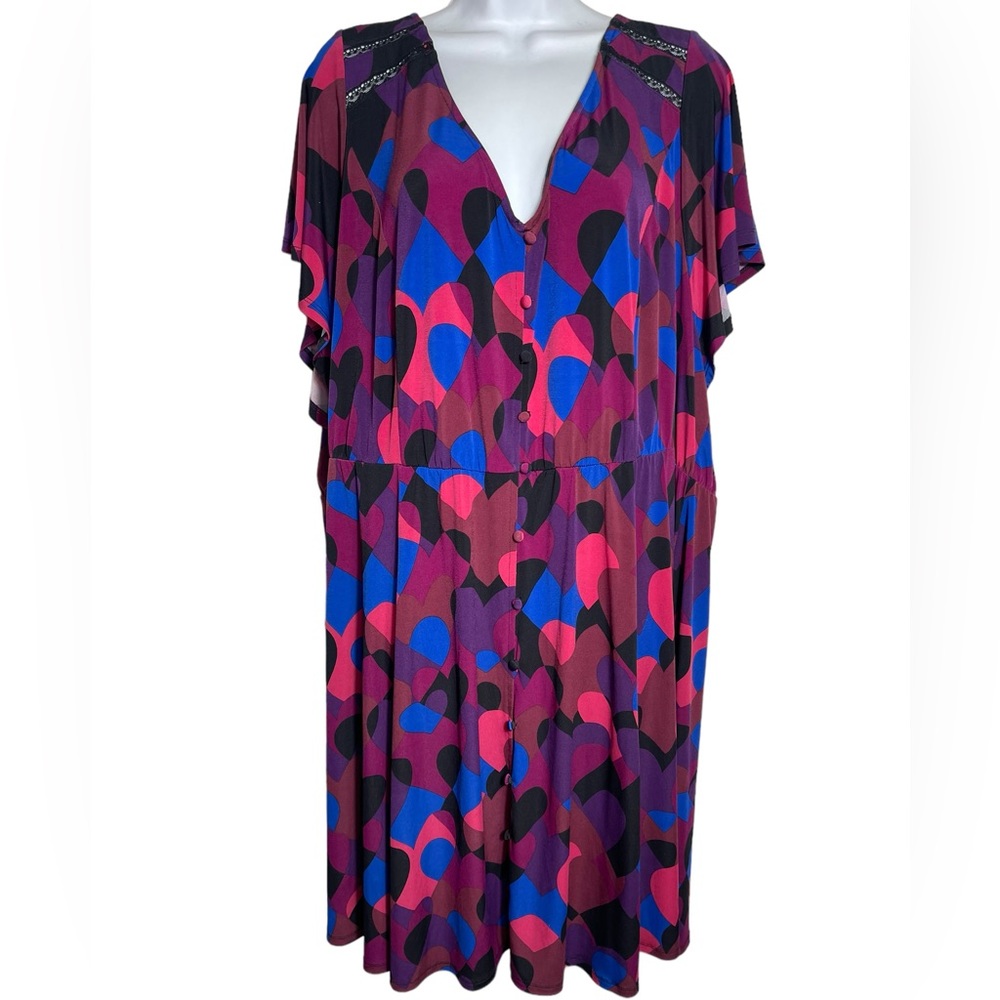 TORRID dress‎ size 5x (size 28) geometric heart pattern bright shift dress 🩷💜